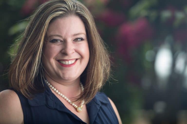 Director of Residence Life Alison Carling (AJ Reynolds/Brenau University) 宿舍生活主任 Alison Carling